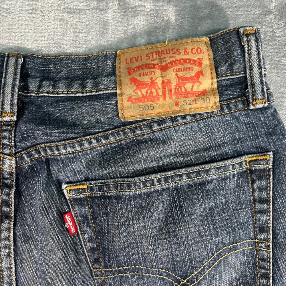 Levi Strauss & Co 505 Mens W32 L30 Straight Fit Blue Denim Jeans - Picture 7 of 8